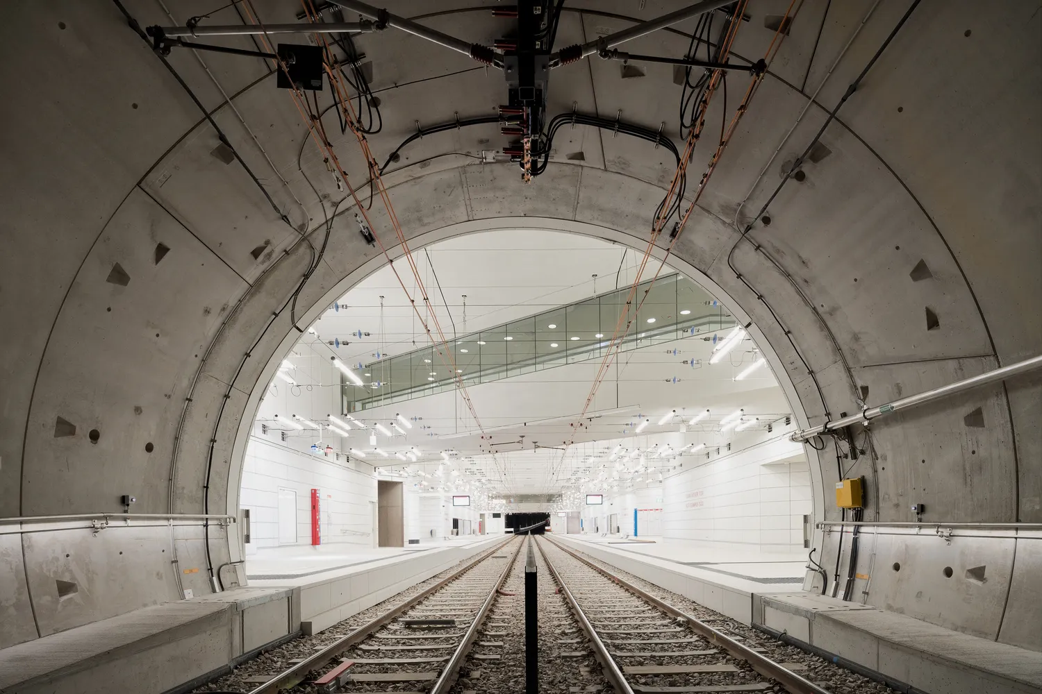 Metro Tunnel, Karlsruhe — vista do túnel para a estação